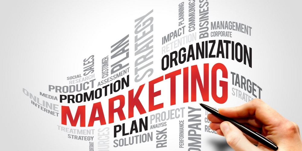 So sánh dịch vụ marketing thuê ngoài và in-house